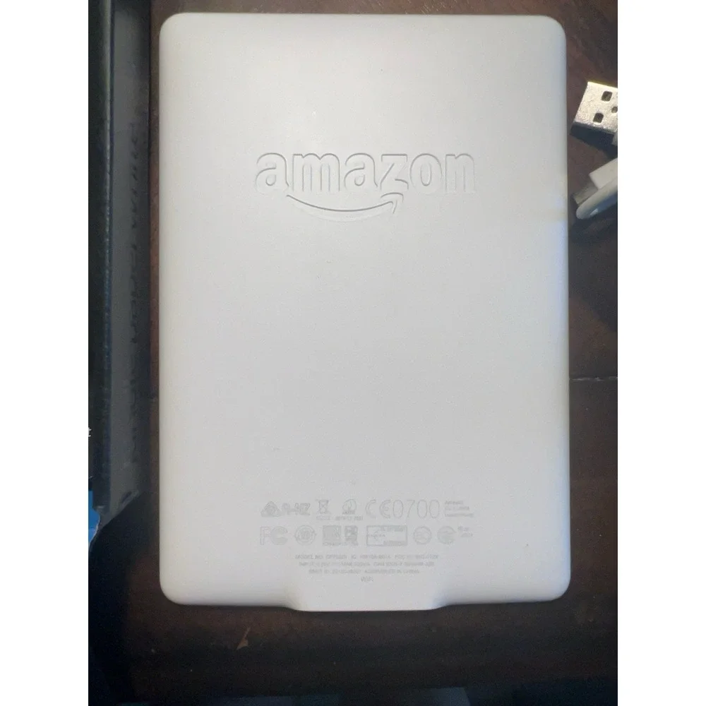 Amazon Kindle 4th Gen D01100 6